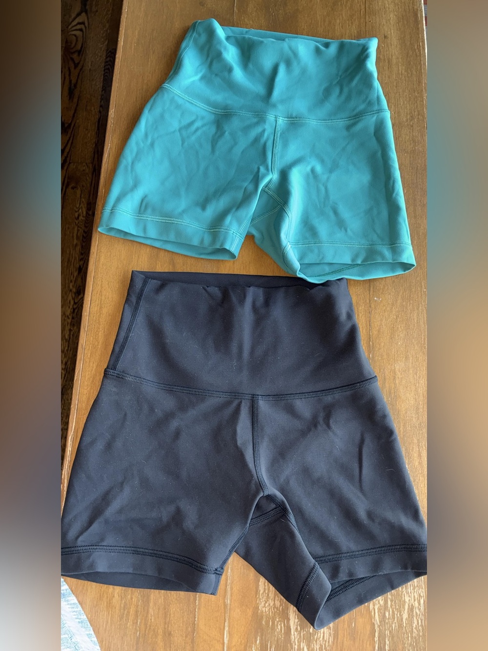 lululemon athletica High-Rise Athletic Shorts - Teal & Black